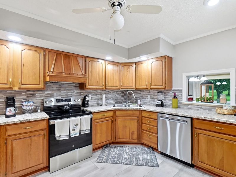 321 Dice Drive, Unit C, Washington Court House, OH 43160 Photo 13