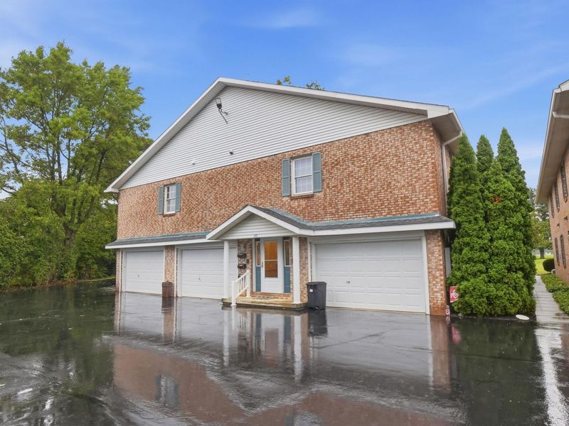 321 Dice Drive, Unit C, Washington Court House, OH 43160 Photo 2