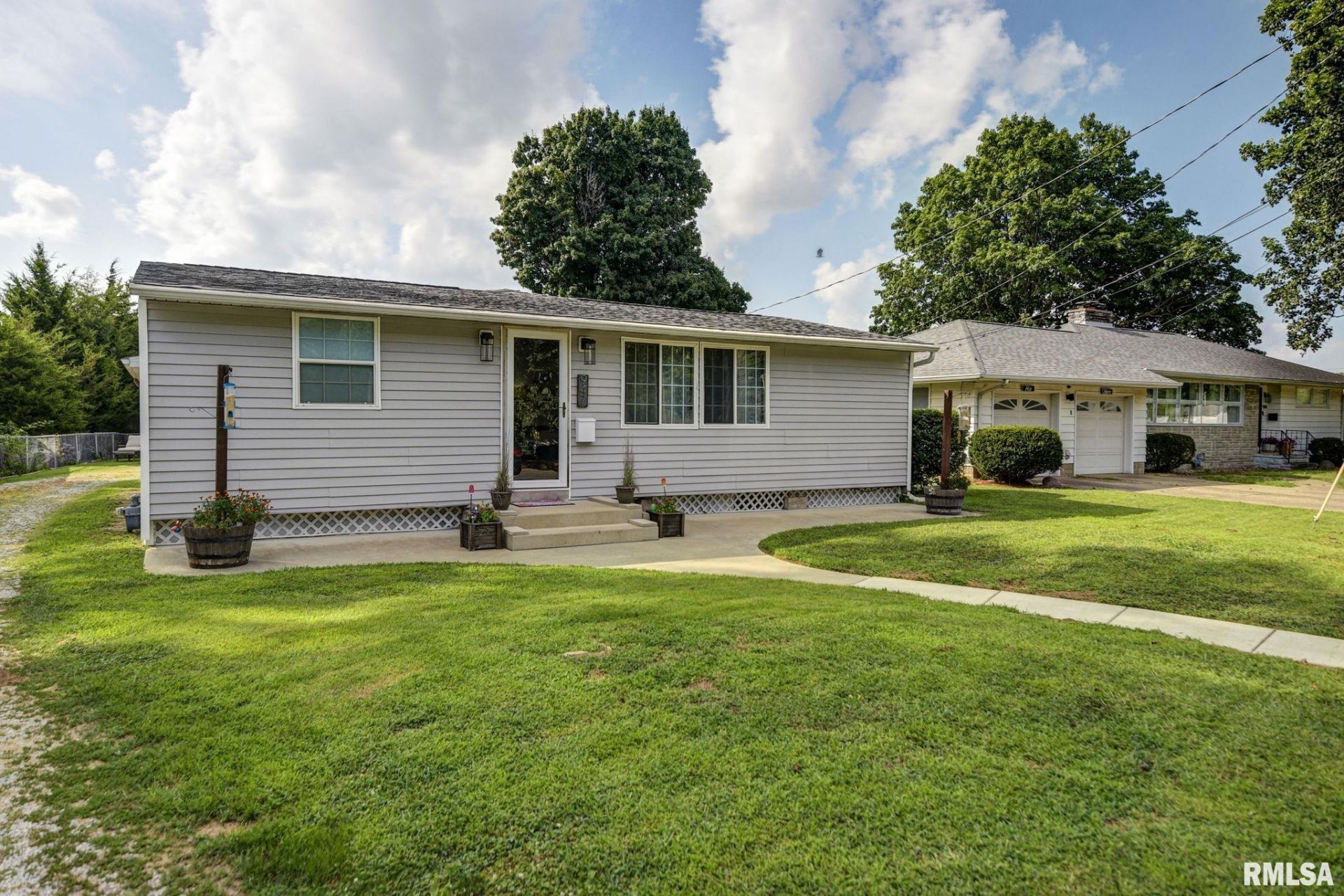 947 Hawley Street, Taylorville, IL 62568 Main Photo