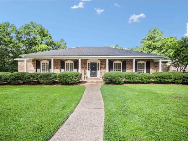 301 Indian Creek Drive E, Mobile, AL 36607