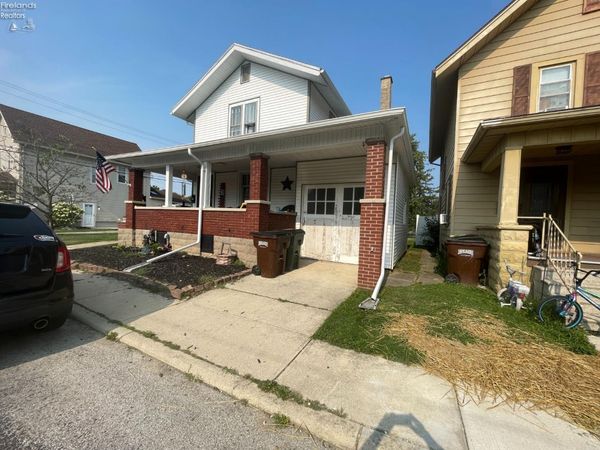 25 Maple Street, Tiffin, OH 44883