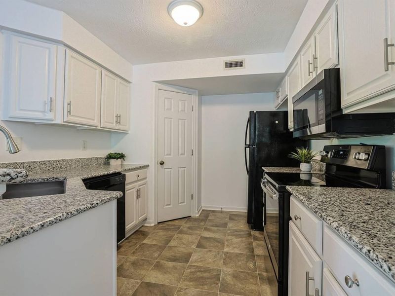 2118 Castlebar Court, Unit 104, Crescent Springs, KY 41017 Photo 13
