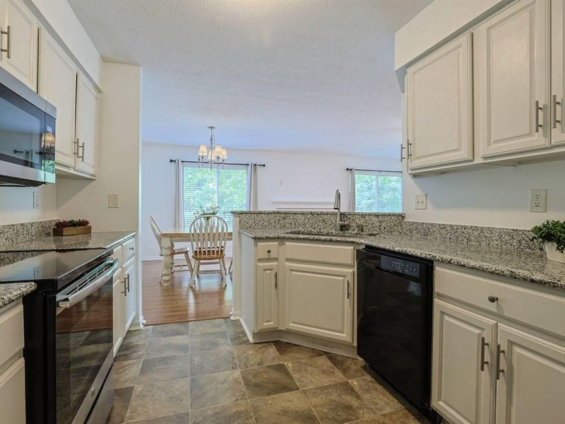 2118 Castlebar Court, Unit 104, Crescent Springs, KY 41017 Photo 14