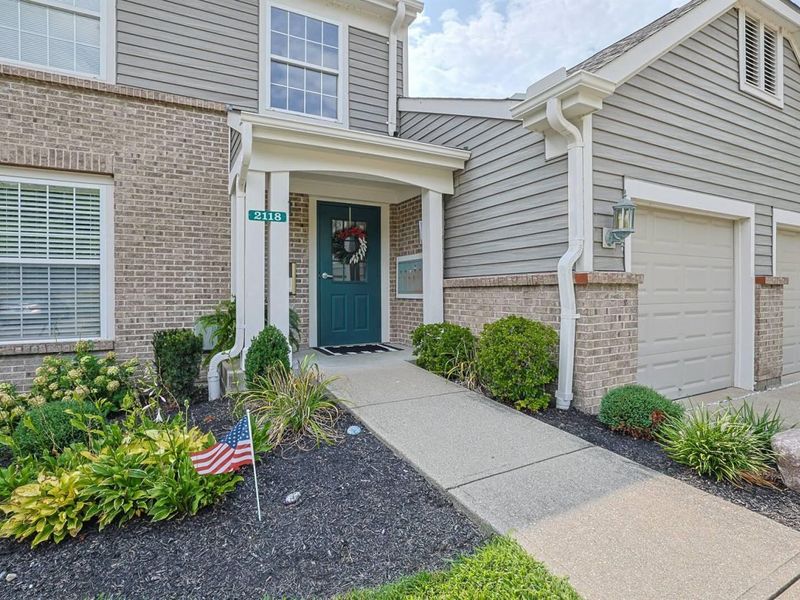 2118 Castlebar Court, Unit 104, Crescent Springs, KY 41017 Photo 3