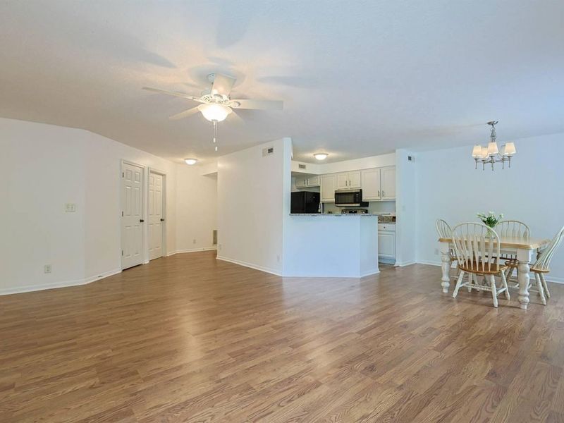 2118 Castlebar Court, Unit 104, Crescent Springs, KY 41017 Photo 7