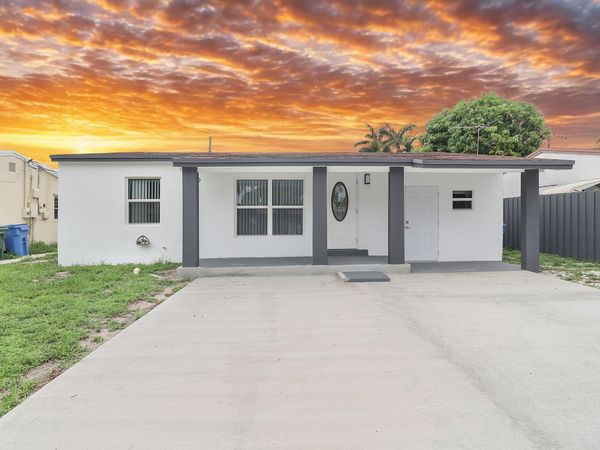5209 N ANDREWS Avenue, Oakland Park, FL 33309