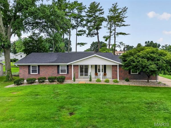 1121 Wedgewood Drive, St Charles, MO 63303