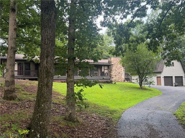 900 Dugan Road , Belpre, OH 45714