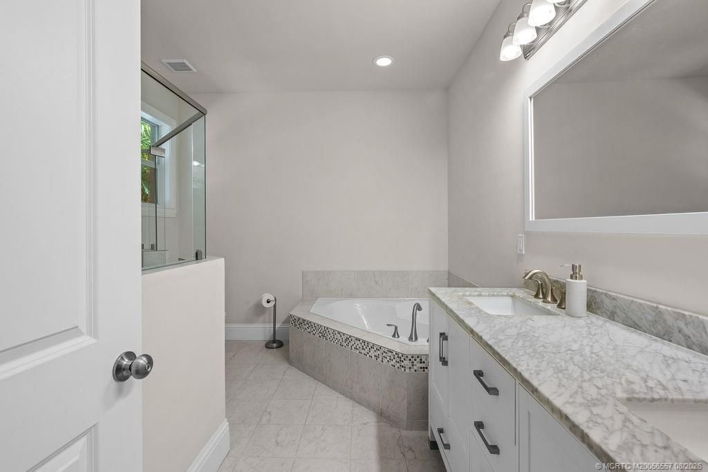 1015 SW Flora Belle Lane, Stuart, FL 34994 Photo