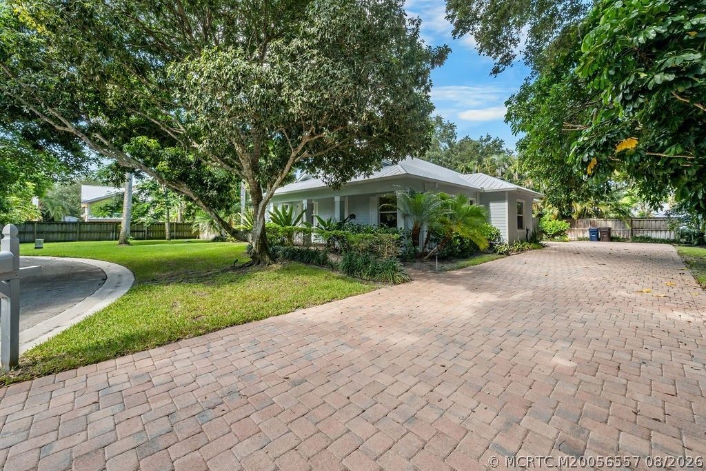 1015 SW Flora Belle Lane, Stuart, FL 34994 Photo