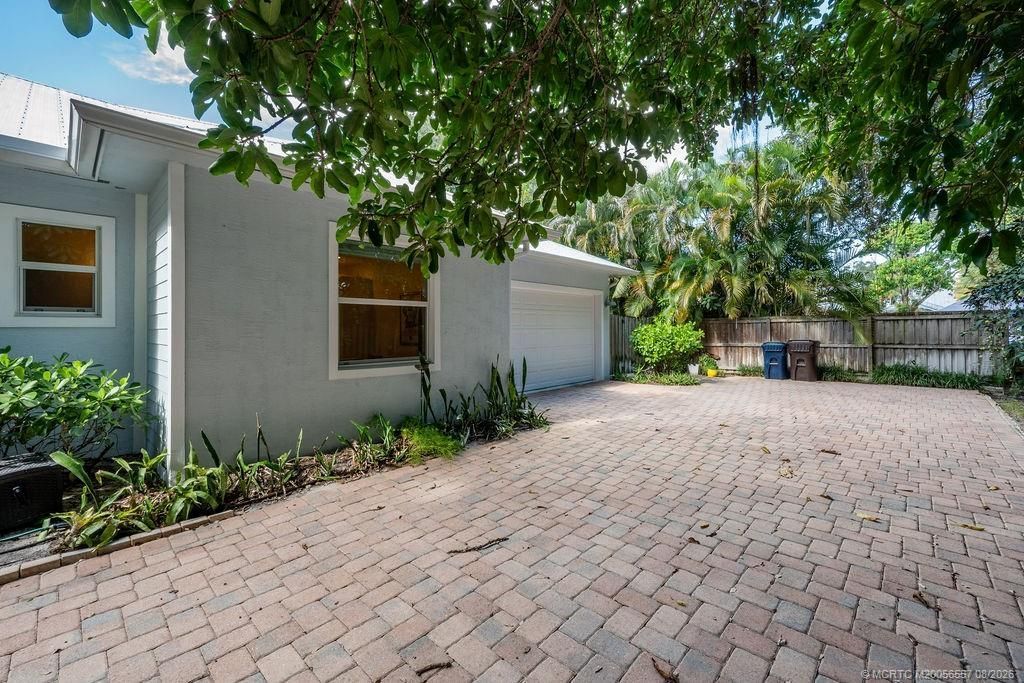 1015 SW Flora Belle Lane, Stuart, FL 34994 Photo