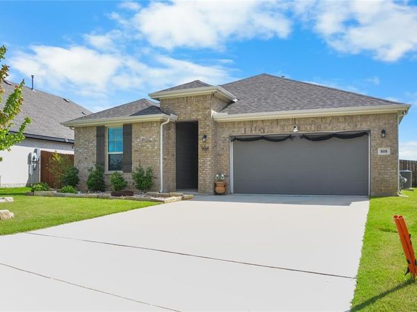 808 Jaguar Ridge, Godley, TX 76044