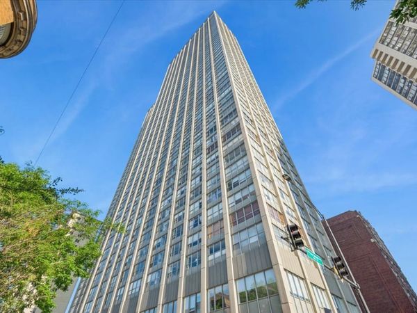 655 W Irving Park Road , Unit 402, Chicago, IL 60613