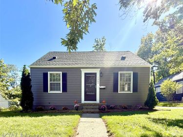 1305 Collegewood Street, Ypsilanti, Mi 48197