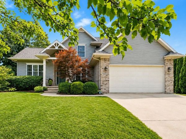 16525 W Horseshoe Trail, Fenton Township, Mi 48451