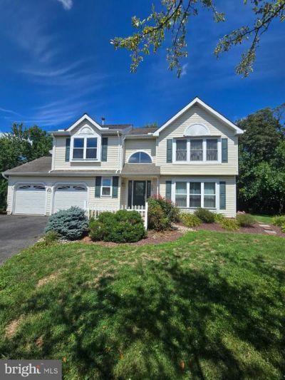 5280 VERMONT DRIVE, EASTON, PA 18045