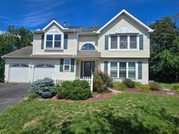 5280 VERMONT DRIVE, EASTON, PA 18045