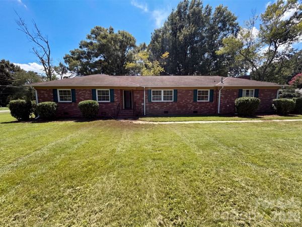 8901 Hood Road , Charlotte, NC 28215