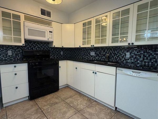 2303 Barton Village CIR, Unit 101, Austin, TX 78704