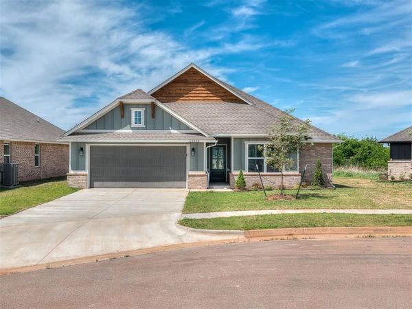 12513 Dolche Vita Drive, Yukon, OK 73099