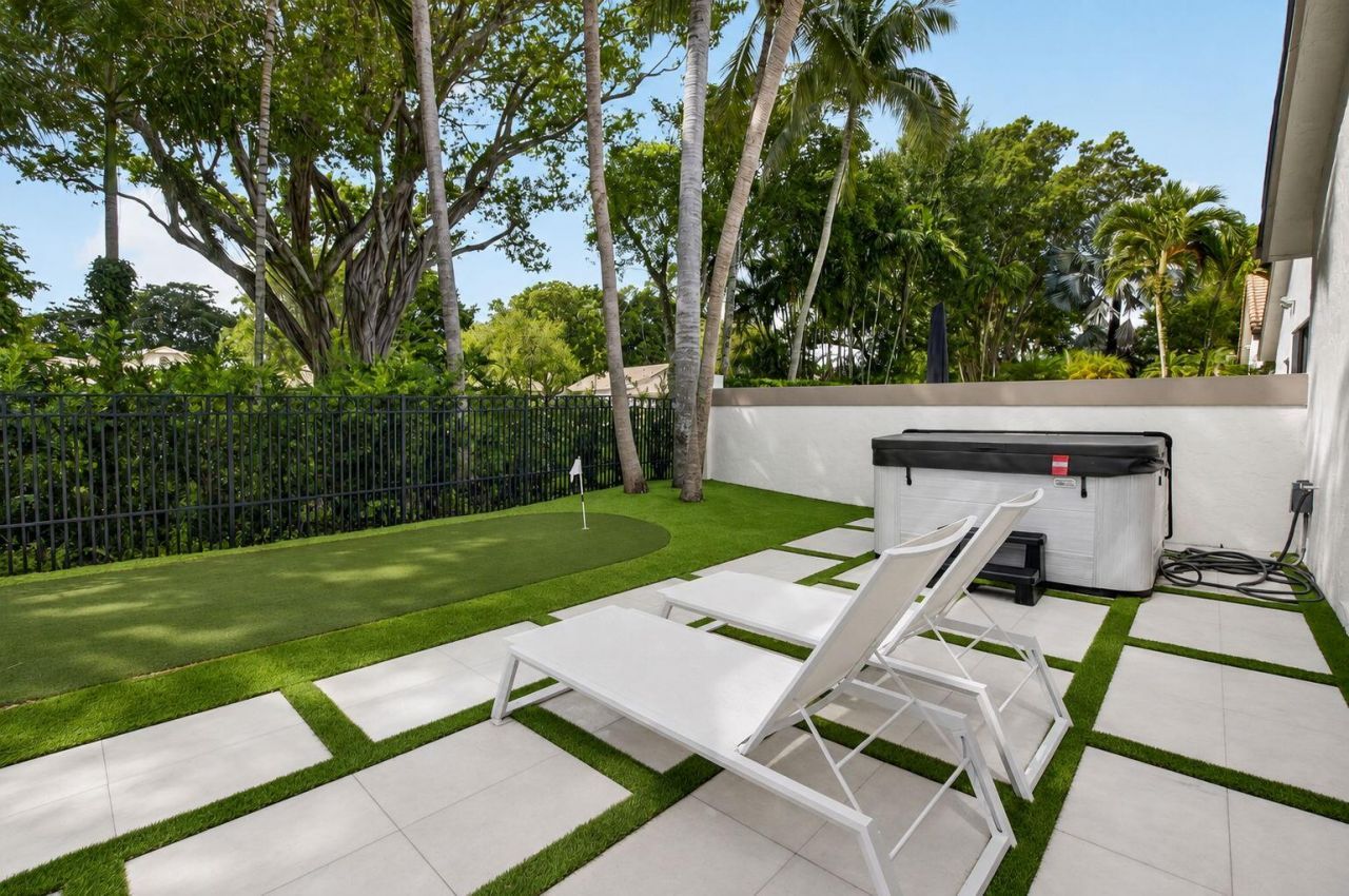 5372 NW 21st Avenue, Boca Raton, FL 33496 Photo