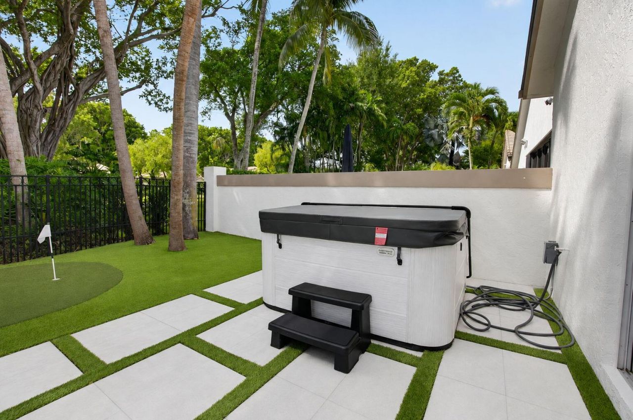5372 NW 21st Avenue, Boca Raton, FL 33496 Photo