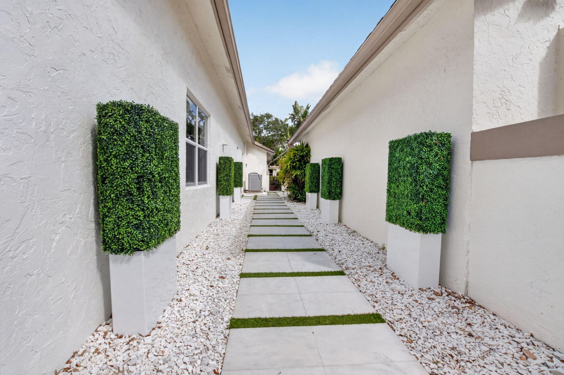 5372 NW 21st Avenue, Boca Raton, FL 33496 Photo