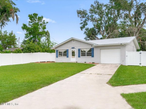2312 SILVER LAKE Drive, Palatka, FL 32177