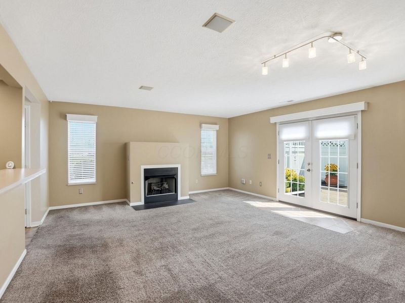 662 Lakeview Drive S, Unit 27, Grove City, OH 43123 Photo 11