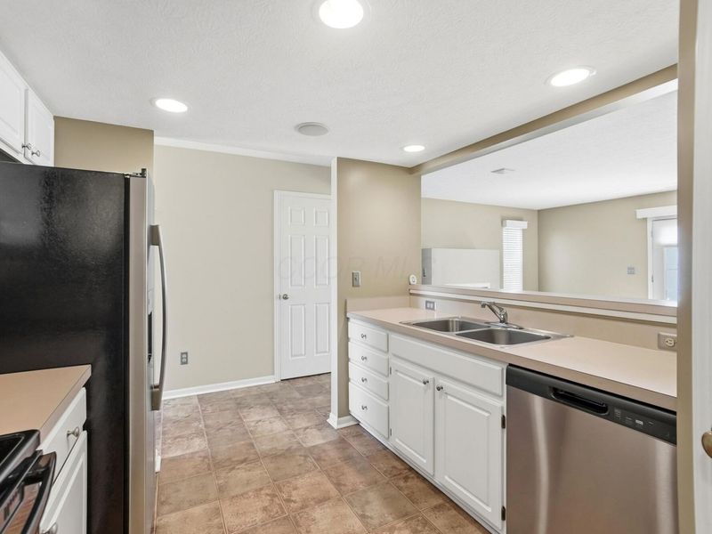 662 Lakeview Drive S, Unit 27, Grove City, OH 43123 Photo 17