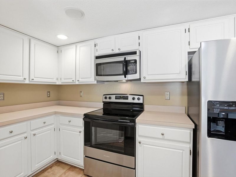 662 Lakeview Drive S, Unit 27, Grove City, OH 43123 Photo 18