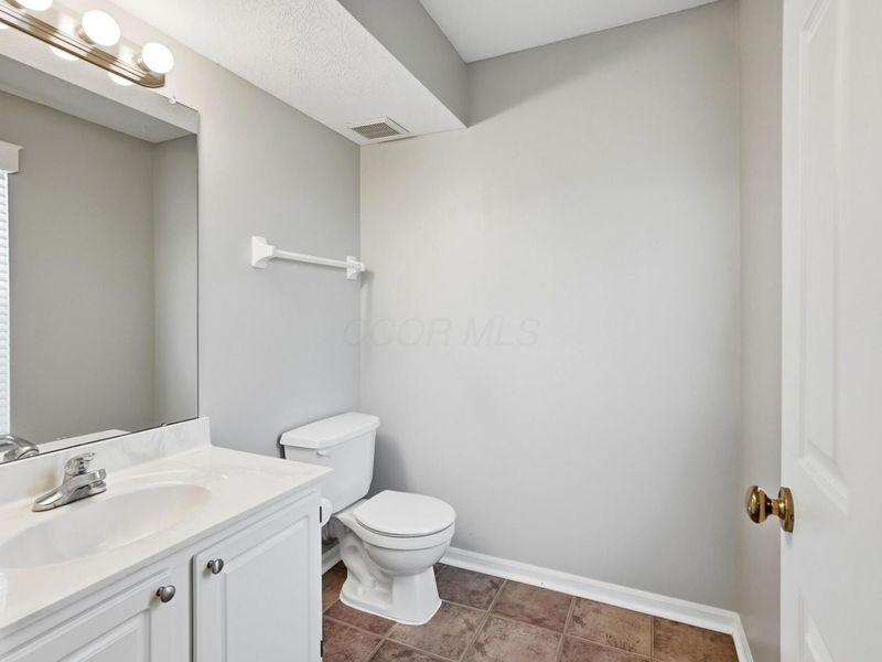 662 Lakeview Drive S, Unit 27, Grove City, OH 43123 Photo 20