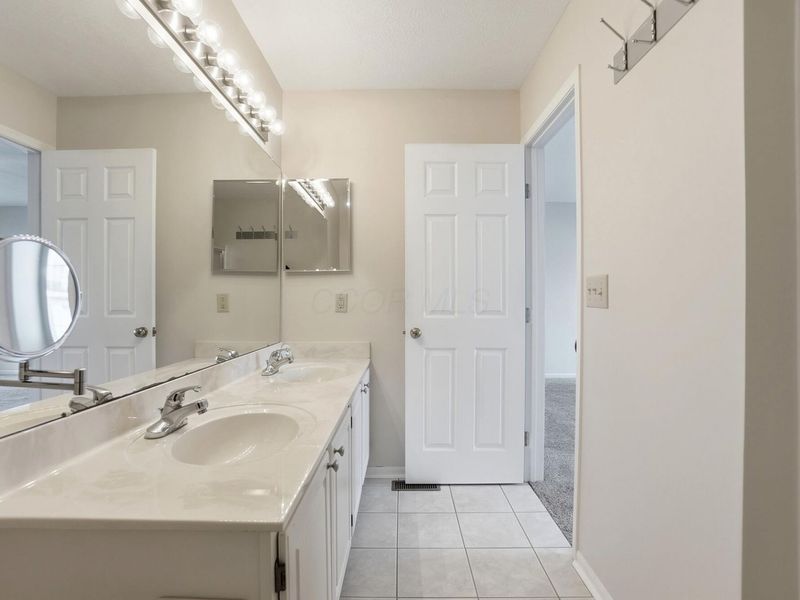 662 Lakeview Drive S, Unit 27, Grove City, OH 43123 Photo 26
