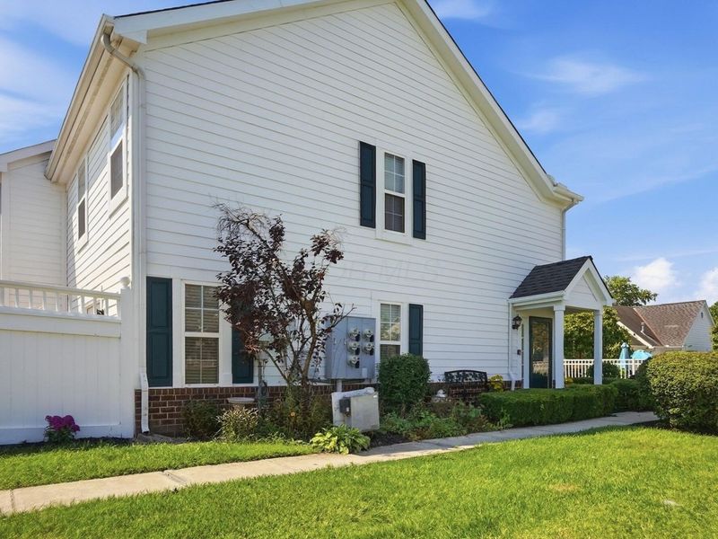 662 Lakeview Drive S, Unit 27, Grove City, OH 43123 Photo 3
