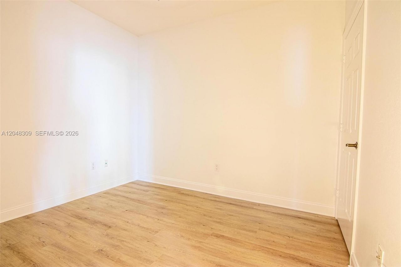2743 1st St , Unit 406, Fort Myers, FL 33916 Photo