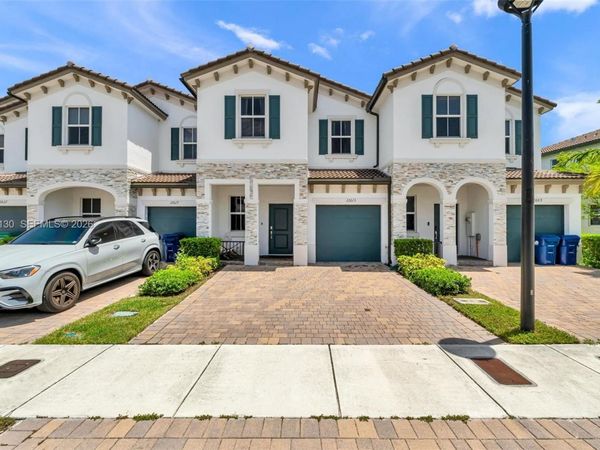 12613 NW 23rd Pl, Miami, FL 33167