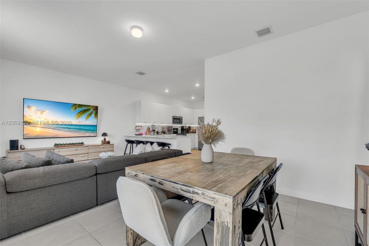 12613 NW 23rd Pl, Miami, FL 33167 Photo
