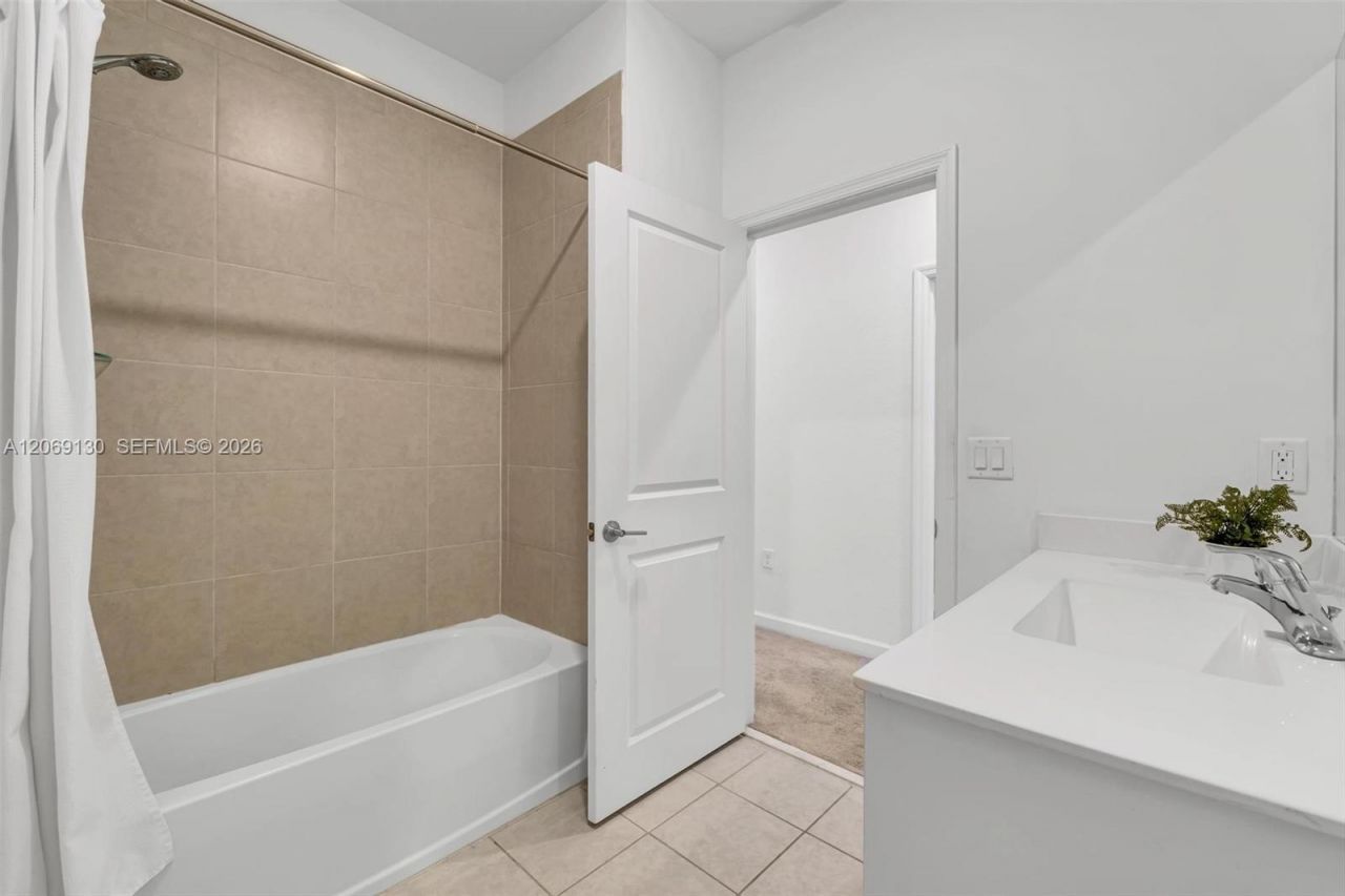 12613 NW 23rd Pl, Miami, FL 33167 Photo