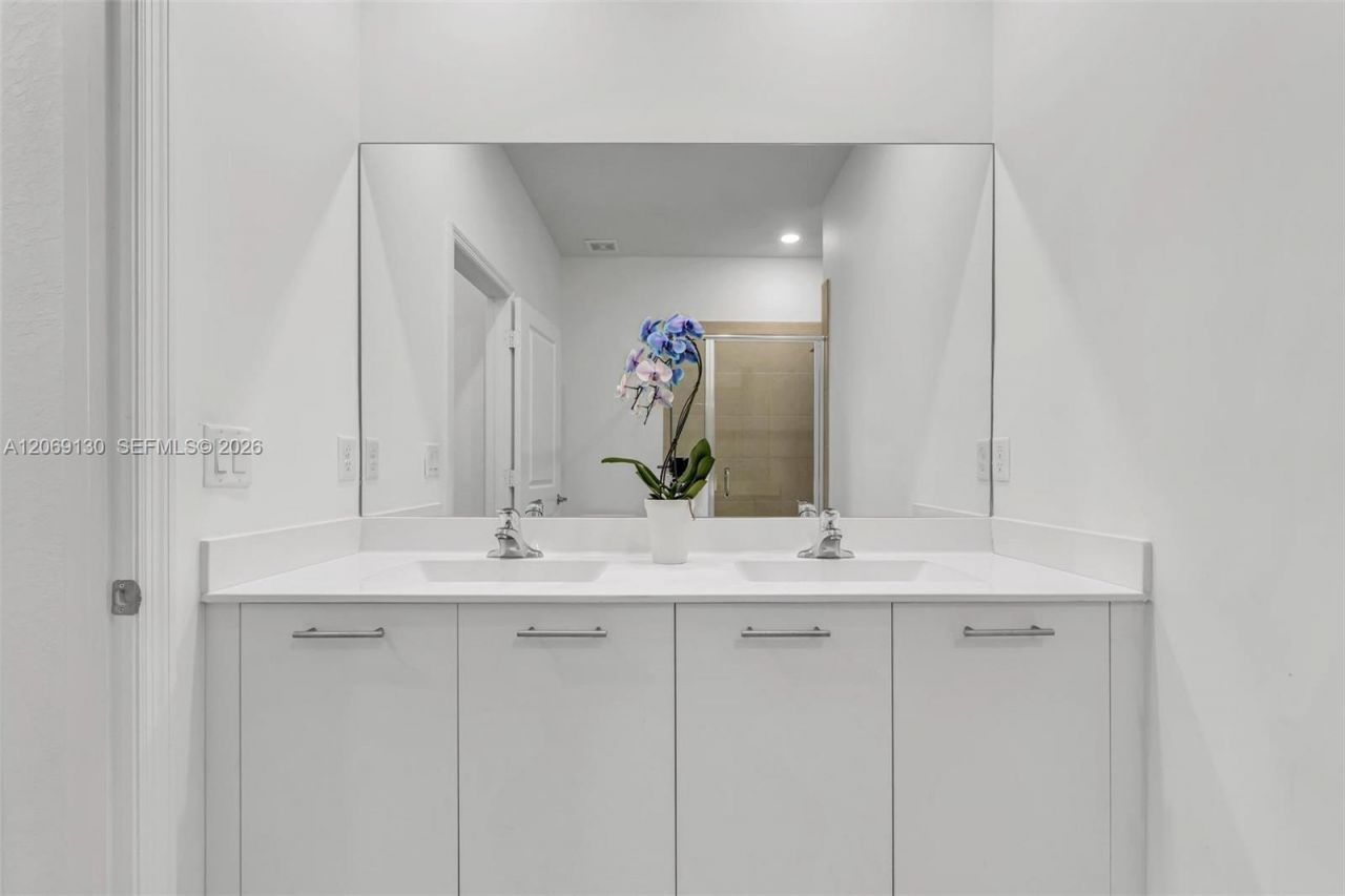 12613 NW 23rd Pl, Miami, FL 33167 Photo