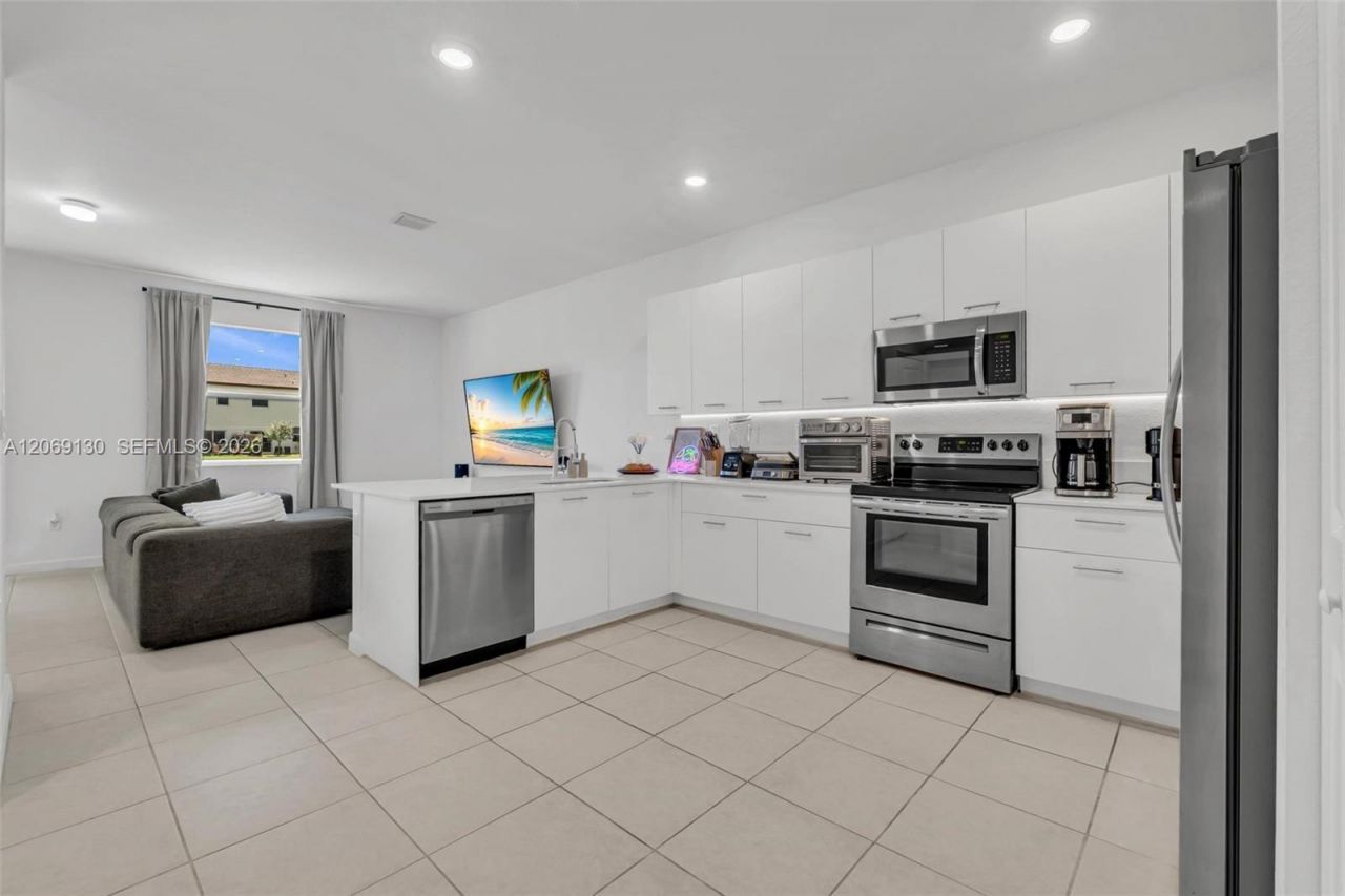 12613 NW 23rd Pl, Miami, FL 33167 Photo