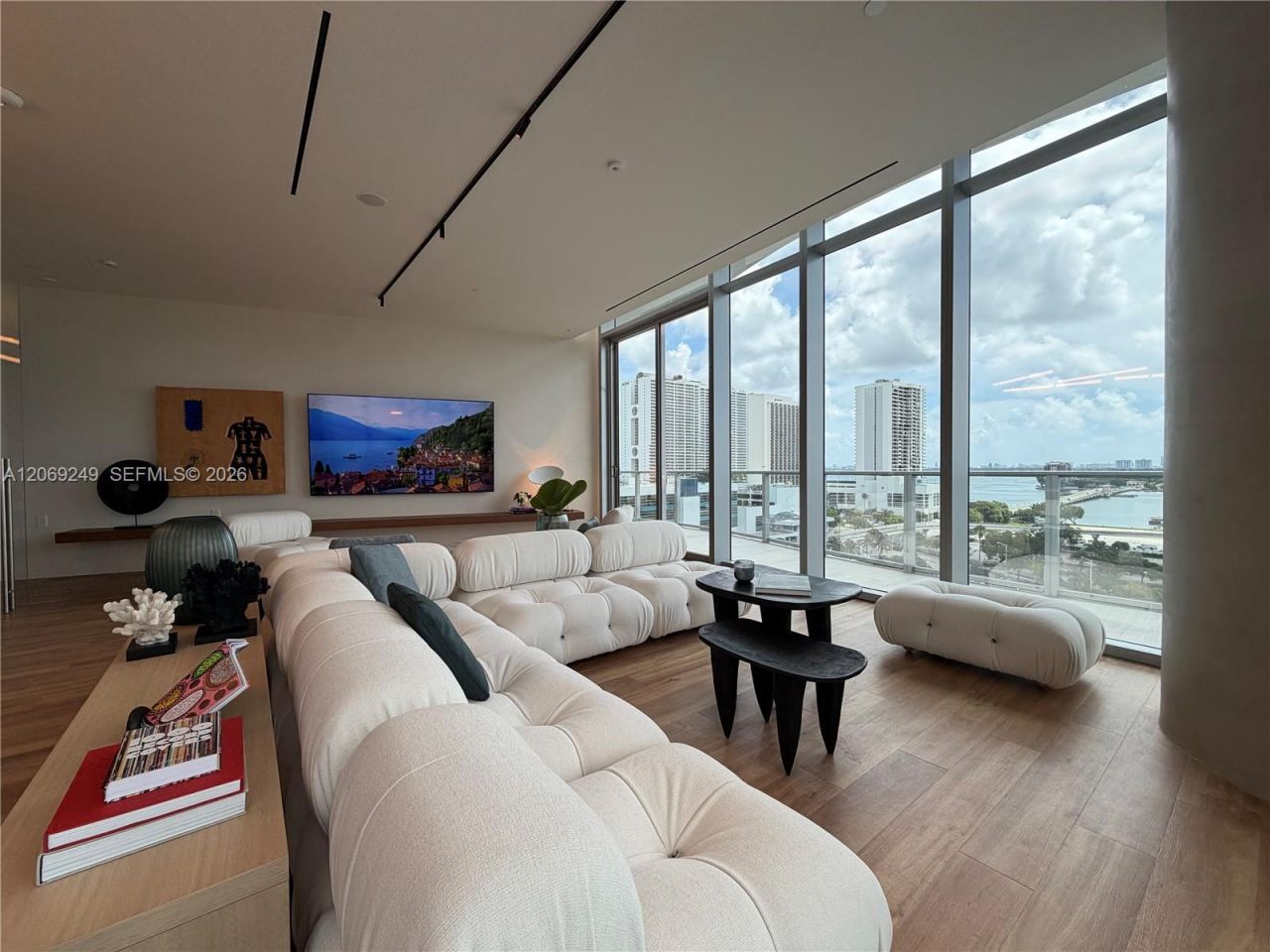 1400 Biscayne Blvd, Unit 1807, Miami, FL 33132 Photo