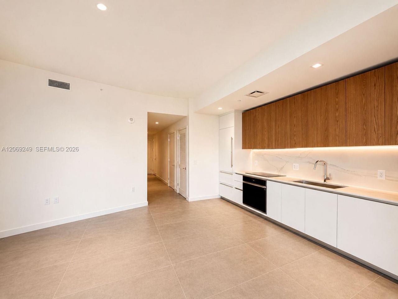 1400 Biscayne Blvd, Unit 1807, Miami, FL 33132 Photo
