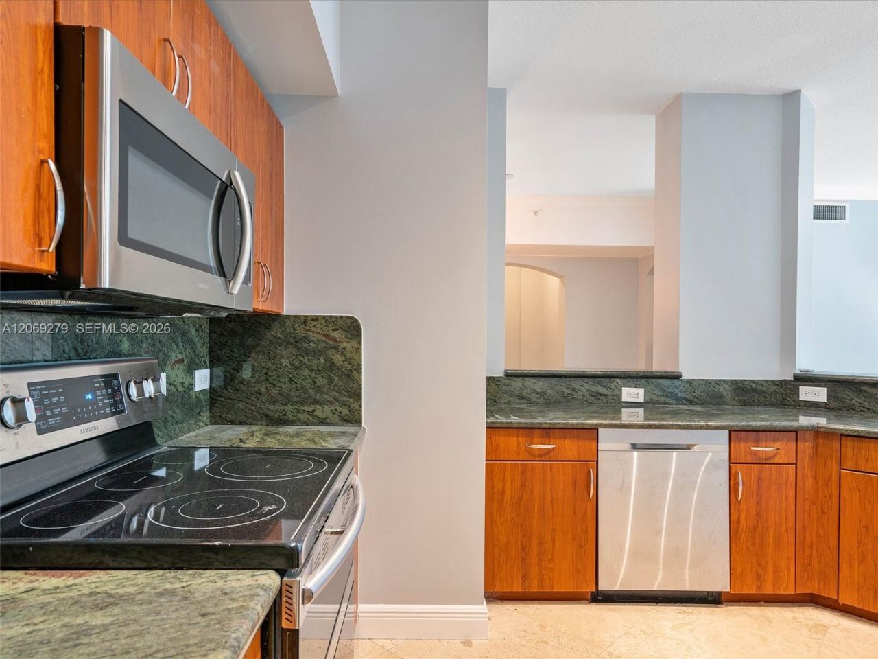 9172 Collins Ave, Unit 216, Surfside, FL 33154 Photo