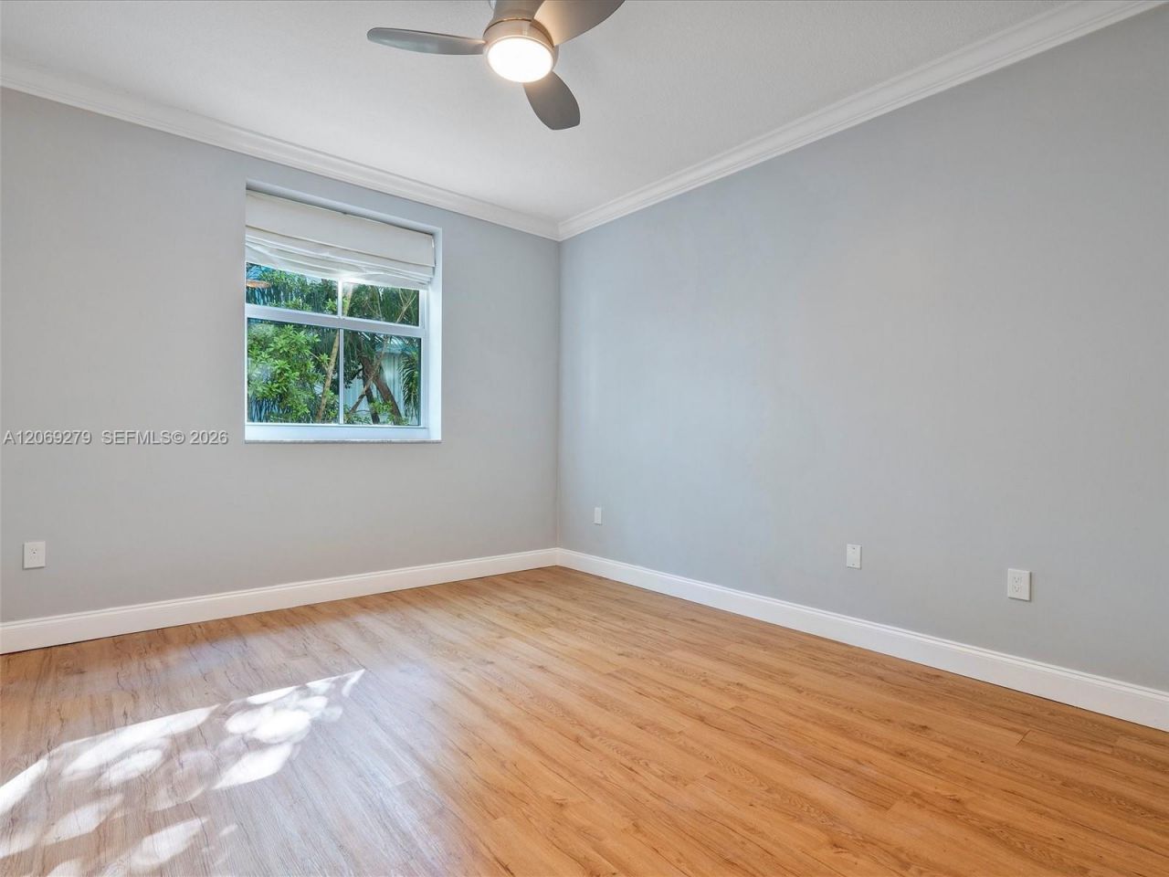 9172 Collins Ave, Unit 216, Surfside, FL 33154 Photo
