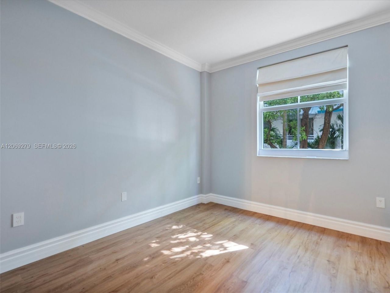 9172 Collins Ave, Unit 216, Surfside, FL 33154 Photo
