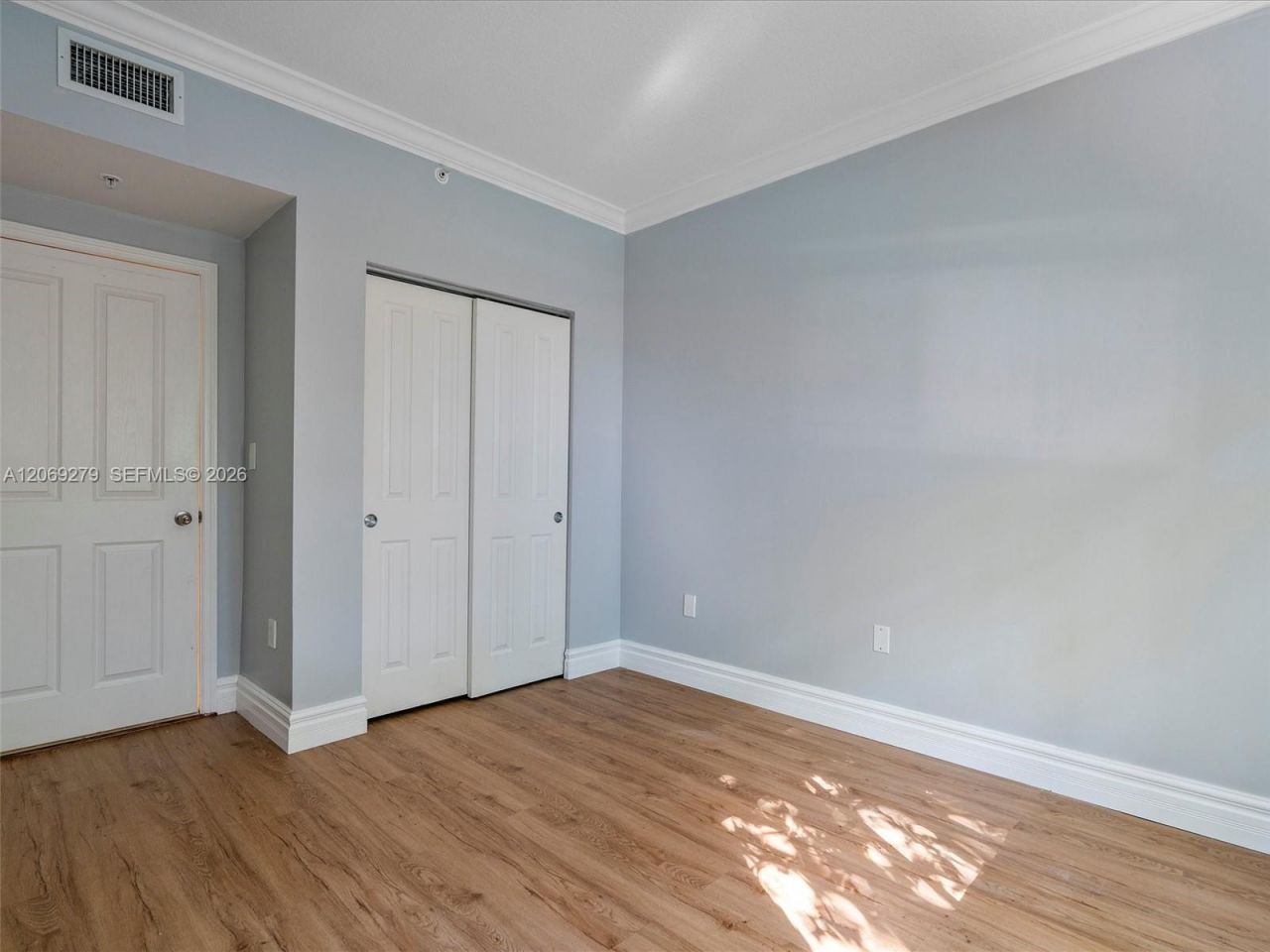 9172 Collins Ave, Unit 216, Surfside, FL 33154 Photo