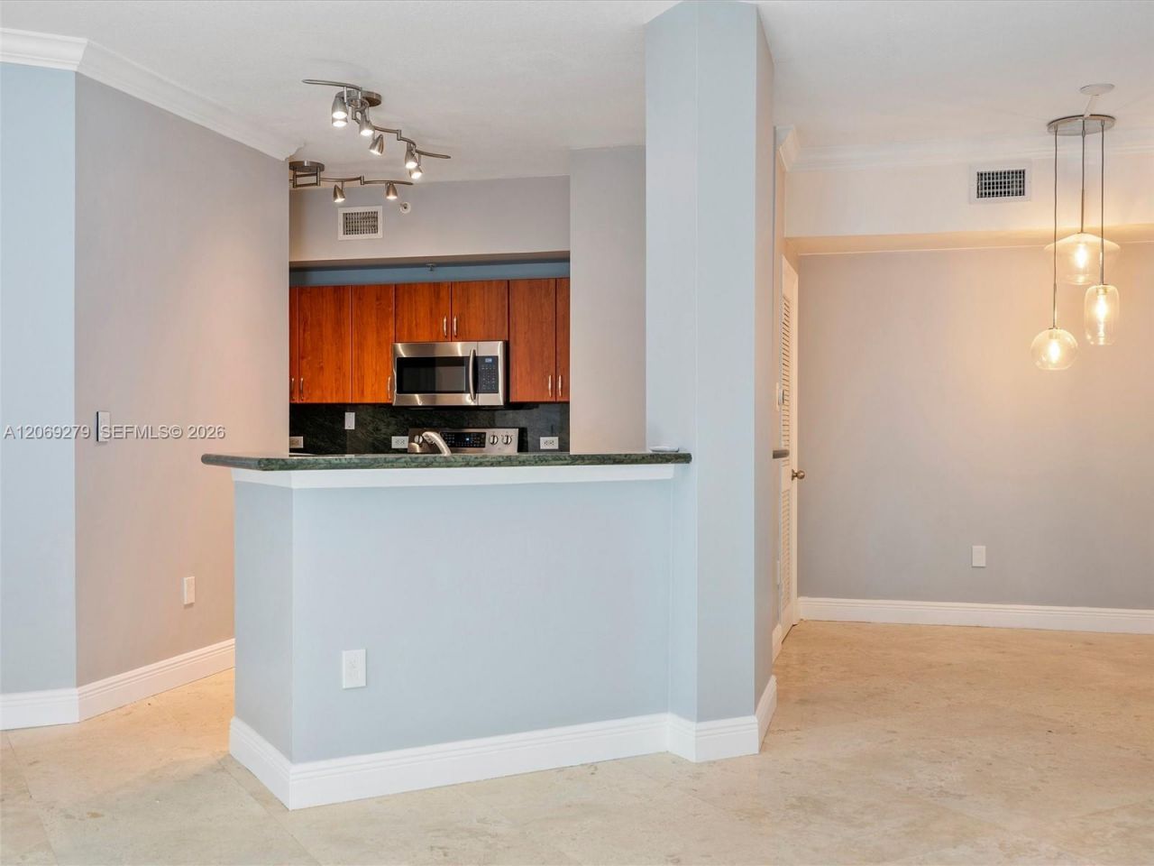 9172 Collins Ave, Unit 216, Surfside, FL 33154 Photo