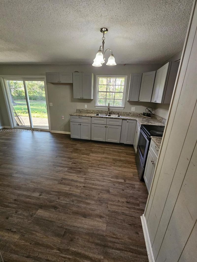 503 Martin Luther King Junior Ave , Bonifay, FL 32425 Photo