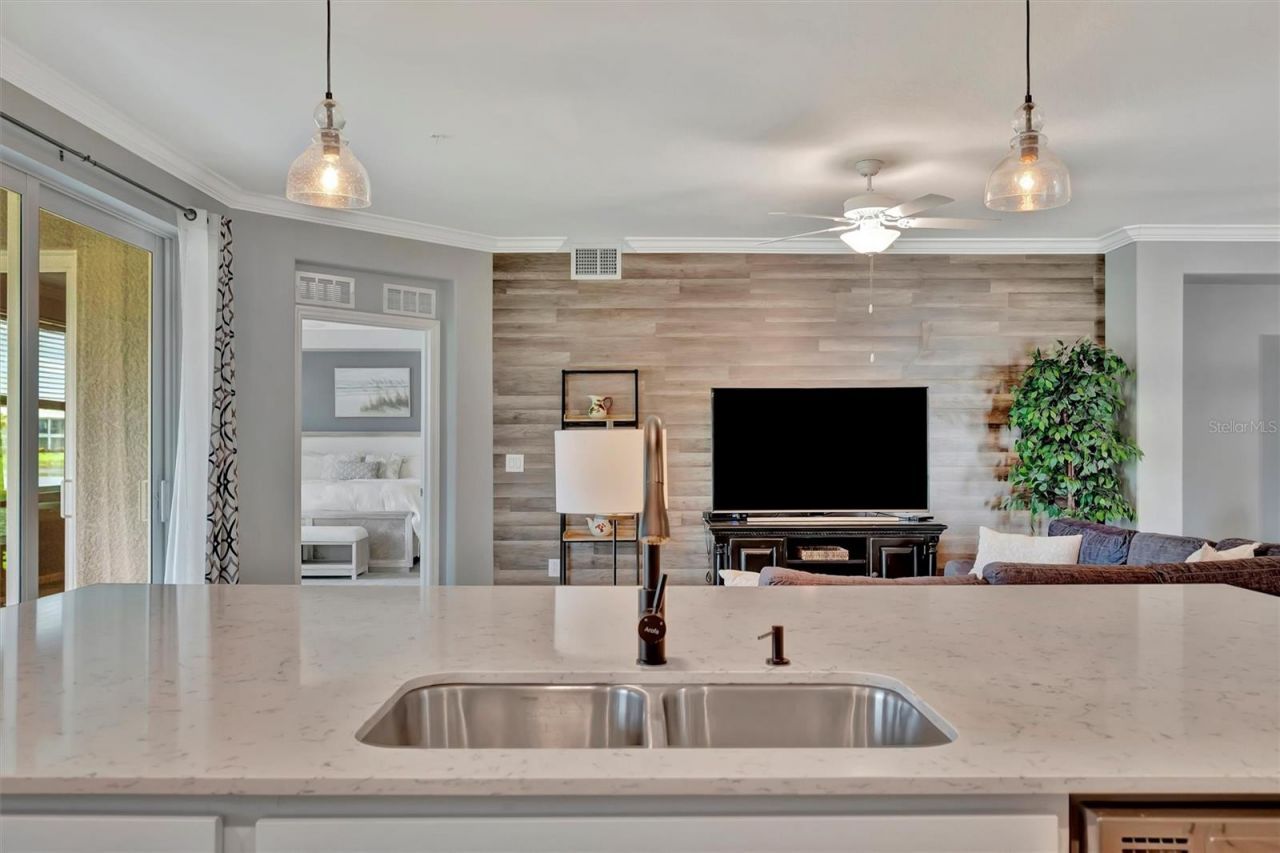 947 Tidewater Shores Loop , Bradenton, FL 34208 Photo