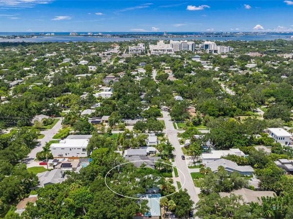 2440 ARLINGTON STREET, SARASOTA, FL 34239